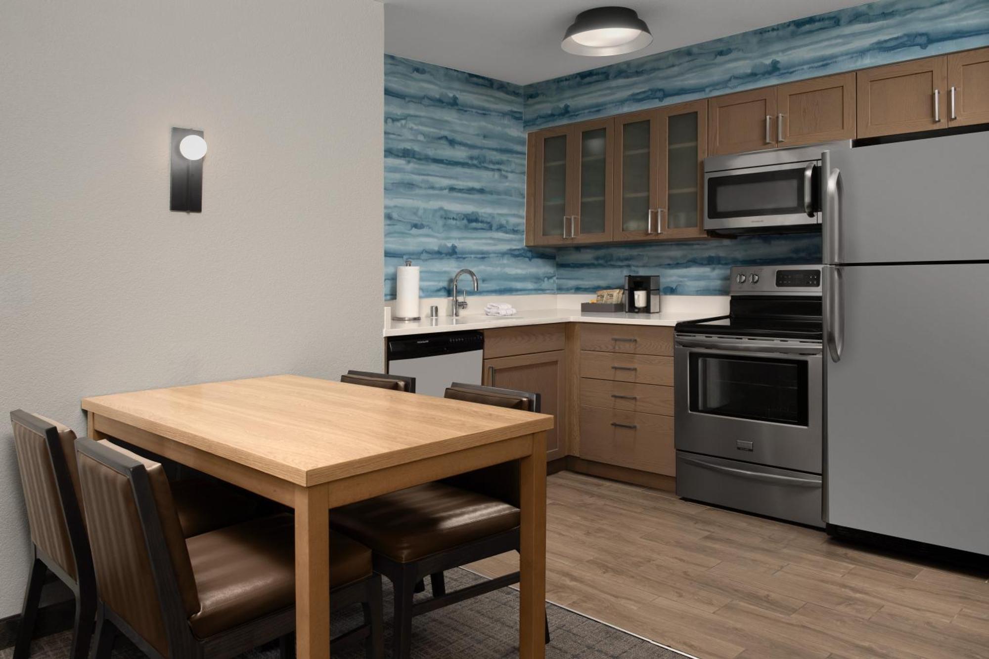 Two-Bedroom Suite,1586866826:JPEG